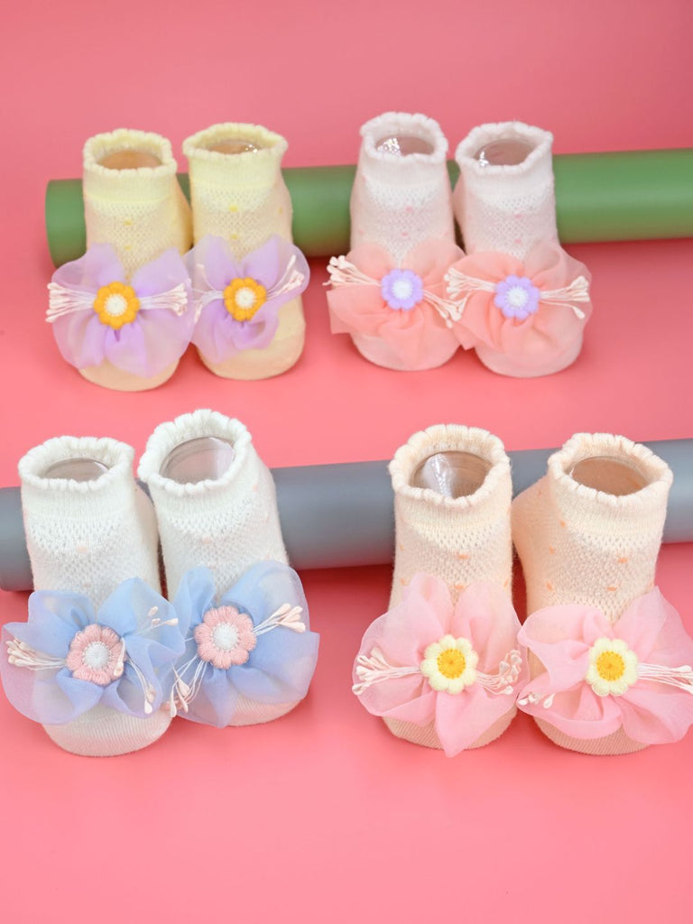 Adorable Baby Socks with 3D Daisy & Mesh Petals Set of 4 - Multi - Creative View