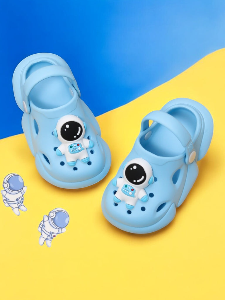 Blue astronaut motif clogs for toddlers..