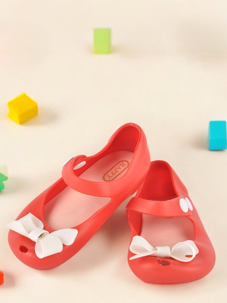 Adorable Red Bow Accent Mary Jane Sandals for Girls - Creative View