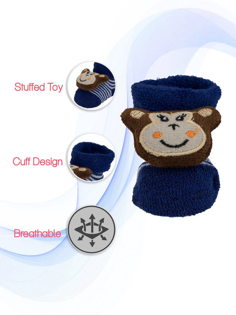 Feature highlights of Yellow Bee's animal stuffed toy socks showing soft elastic and antibacterial properties.