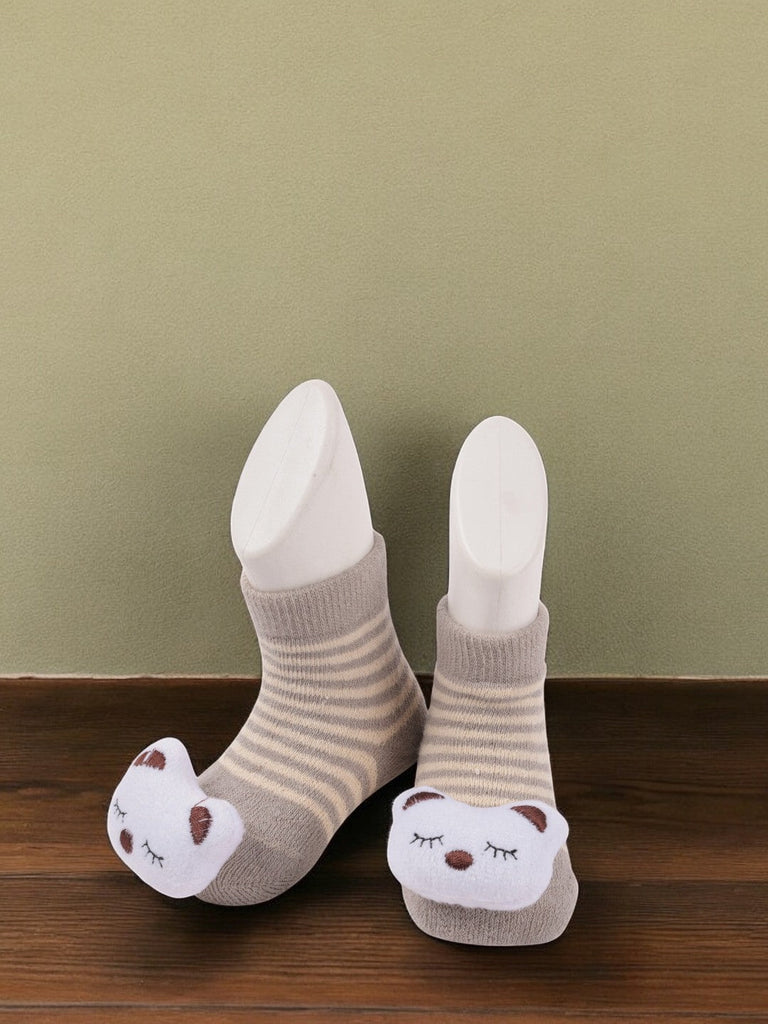 Bear Face Striped Ankle Socks – Cozy Beige and White Design for Boys