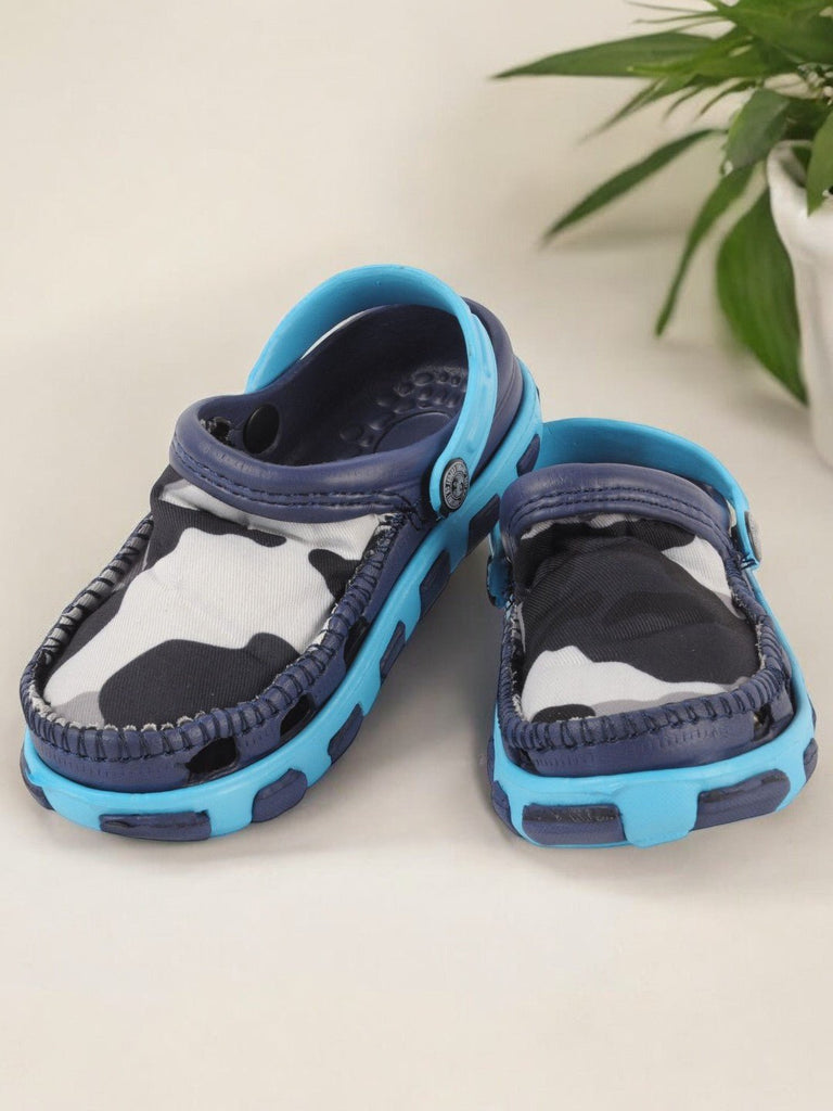 Blue and Grey Camouflage Slip-On Clogs with Soft Fabric Upper For Boys creative view