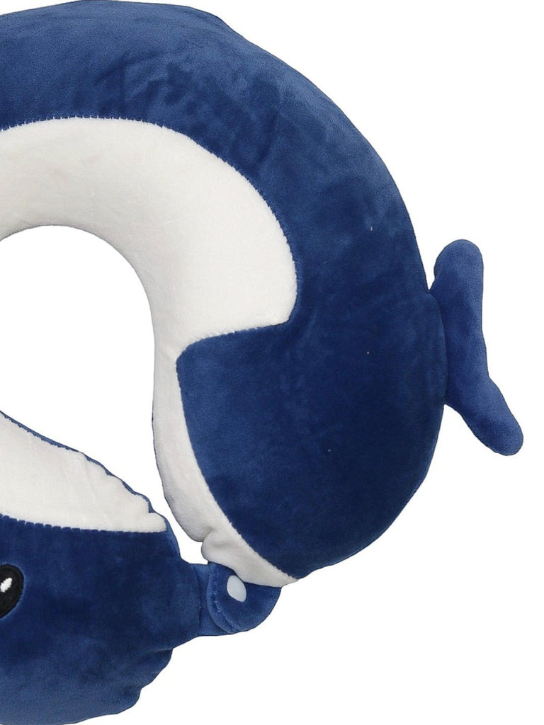 Button view of the Blue Whale U-Shaped Travel Neck Pillow for Boys highlighting the snap button closure