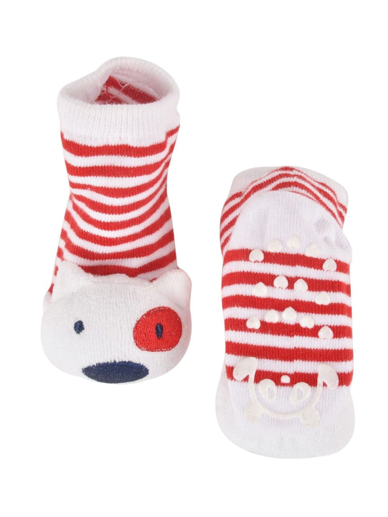 Front and back view of red-striped socks for baby boys featuring 3D bear face.