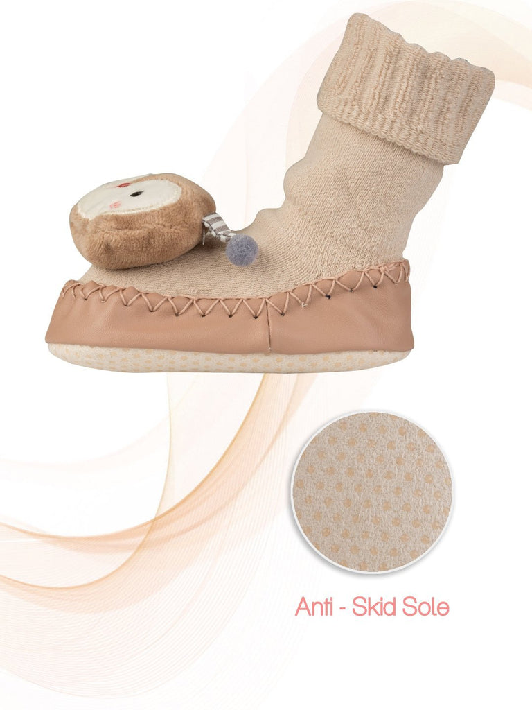 Brown Baby Moccasin Socks with Cute Owl Design – Side Infographic View