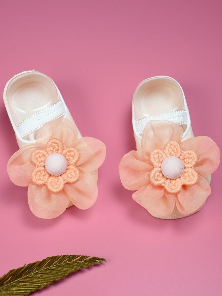 Elegant Baby Socks with Flower Charm for Girls - Orange-Creative View