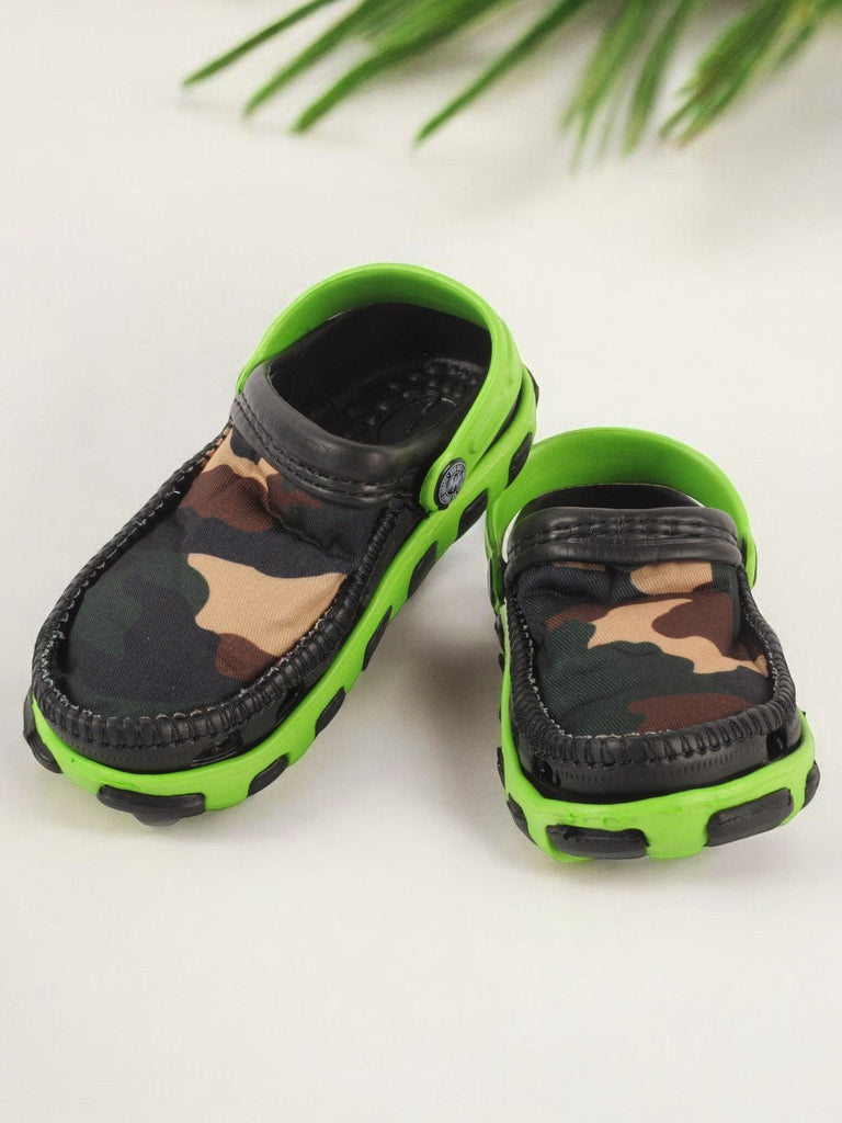 Green and Camouflage Slip-On Clogs with Soft Fabric Upper For Boys creative view