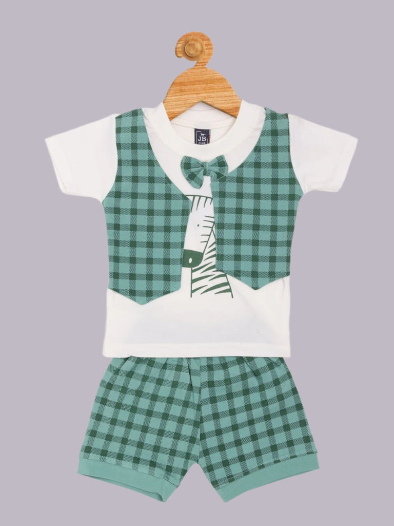 aybee Boy’s Giraffe Graphic T-Shirt and Plaid Shorts Set Front View