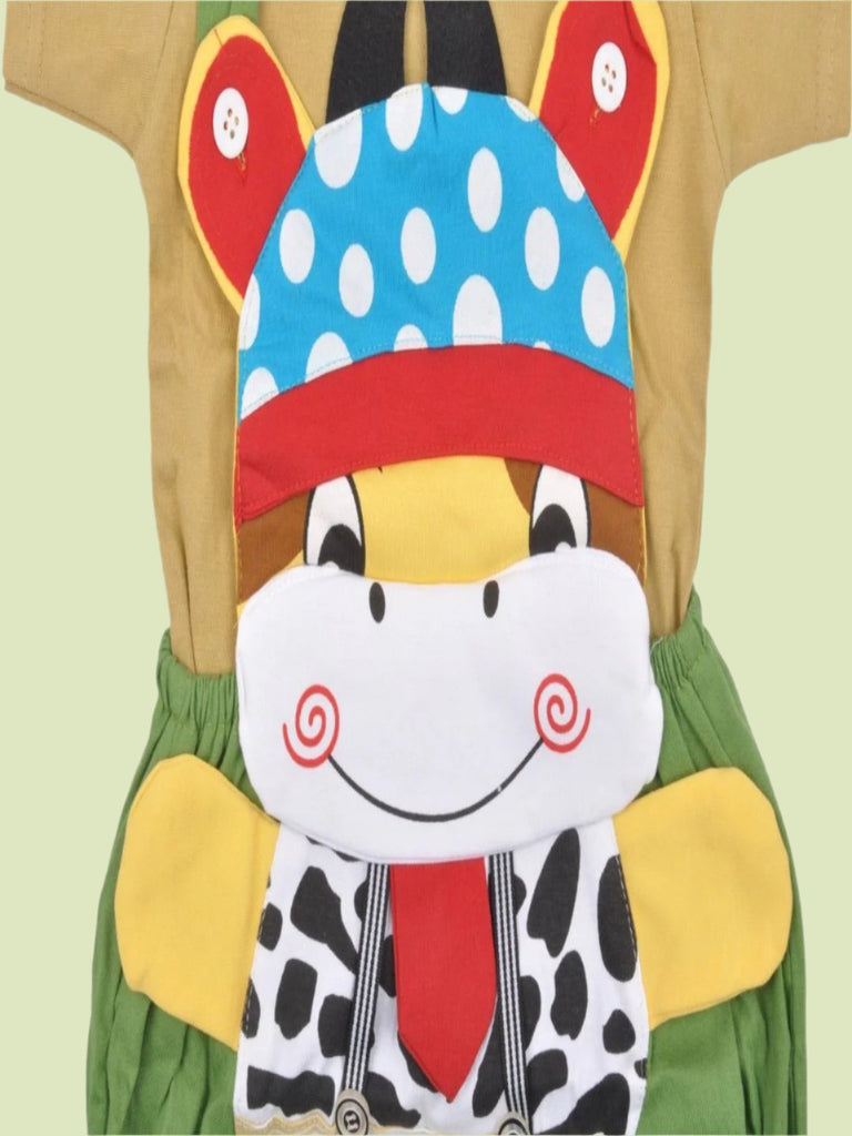 Close-up of playful giraffe design with polka dot hat on Jaybee Boy’s Giraffe Overalls.