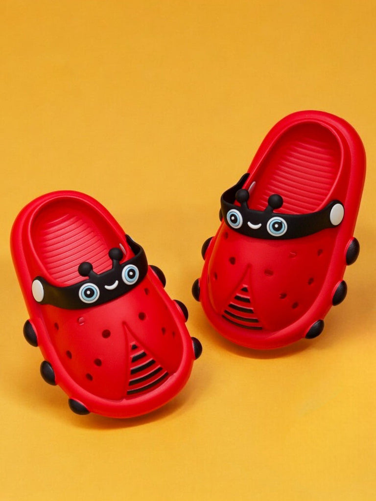 Little_Bug_s_Delight_Red_Ladybug_Clogs_for_Kids_-_Playful_Steps_Awaits- Creative View