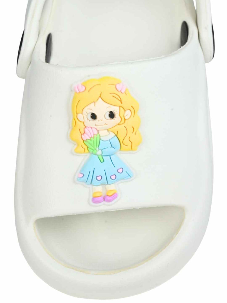 Lovely_Fun_Doll_Character_Charms_Sandals_for_Girls_White_Close up_View