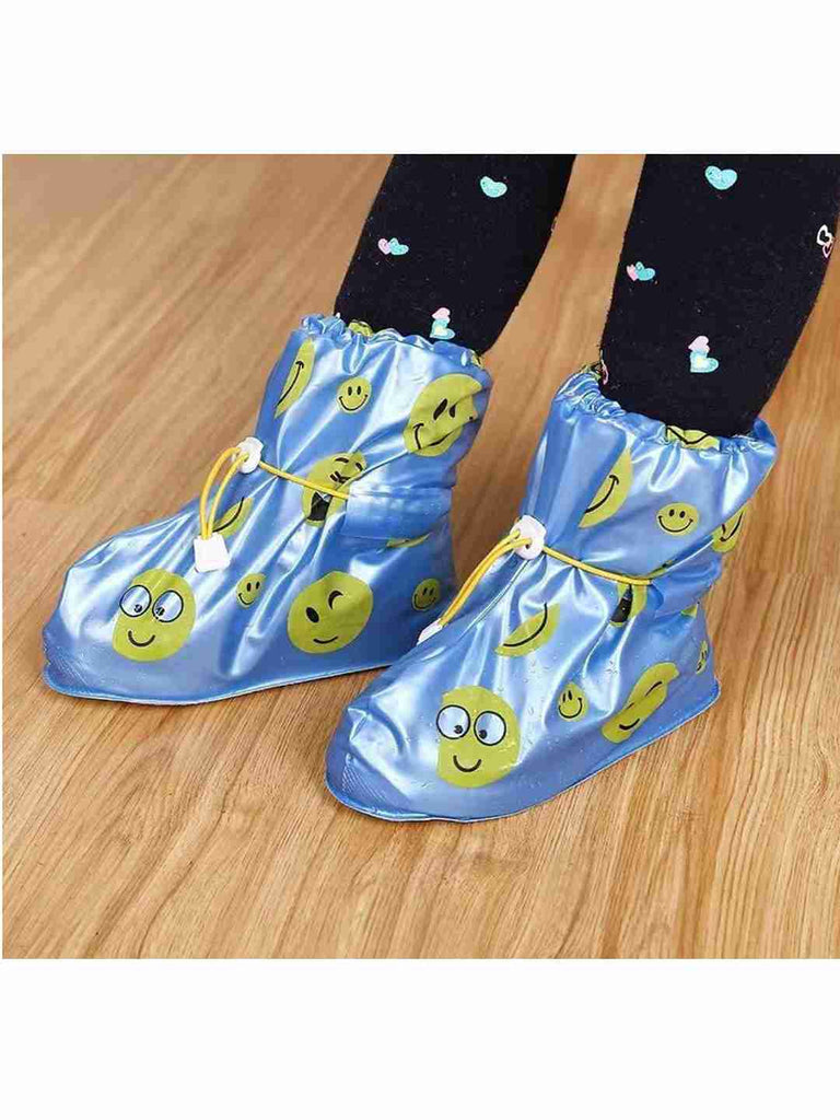 vibrant-blue-smiley-face-waterproof-rain-shoe-covers-for-boys._11zon..