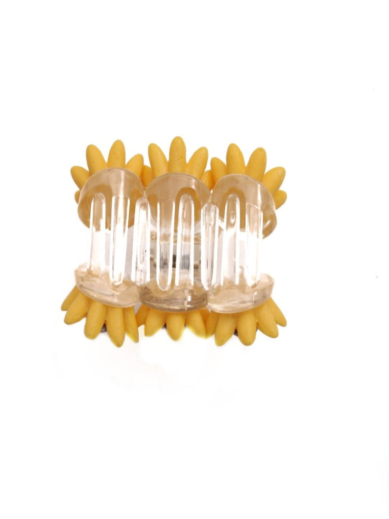 Zoomed-in view of the sunflower details on the Vibrant Sunflower Hair Claw Clip – Yellow.