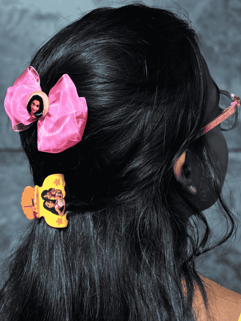 Yellow Bee Disney Moana Hair Accessories Set for Girls – Pink Bow, Claw Clip & Floral Hair Ties-Model View