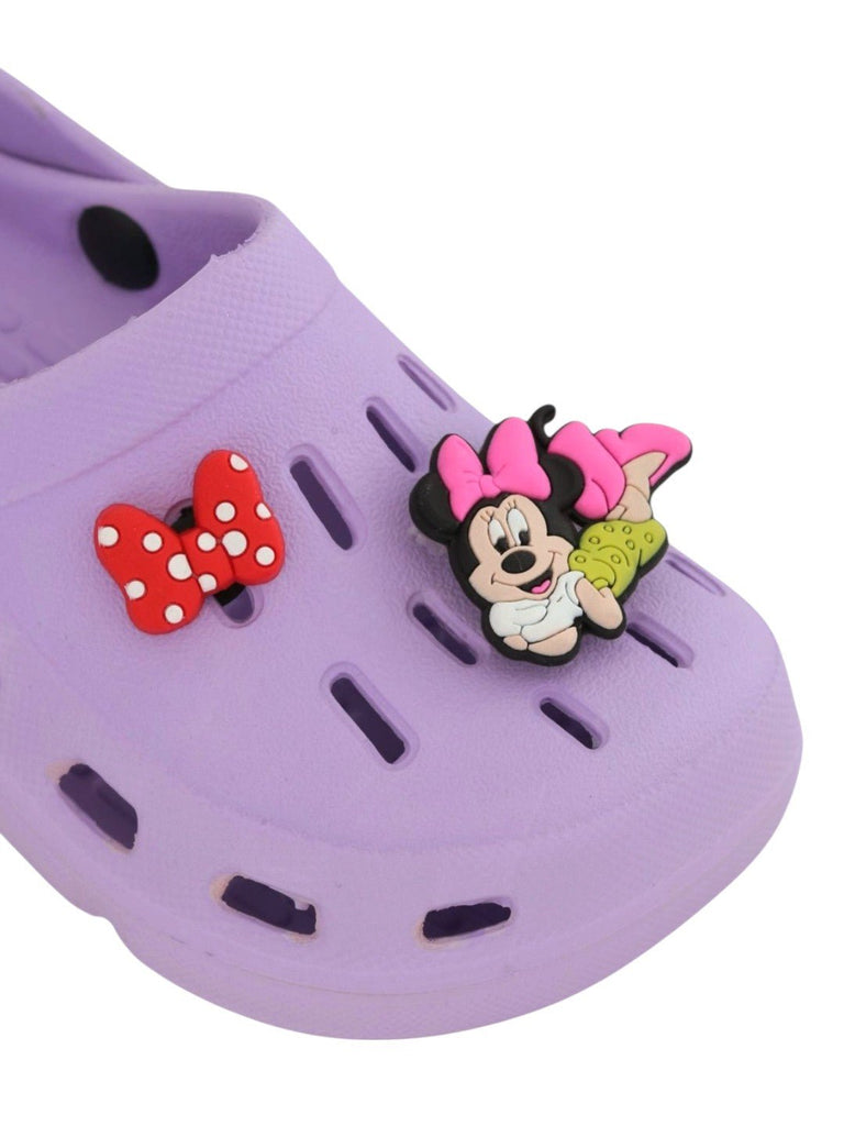 Yellow_Bee_Girls_Disney_Minnie_Mouse_Clogs_with_Bow_and_Rotating_3D_Charms-_Purple-Closeup View