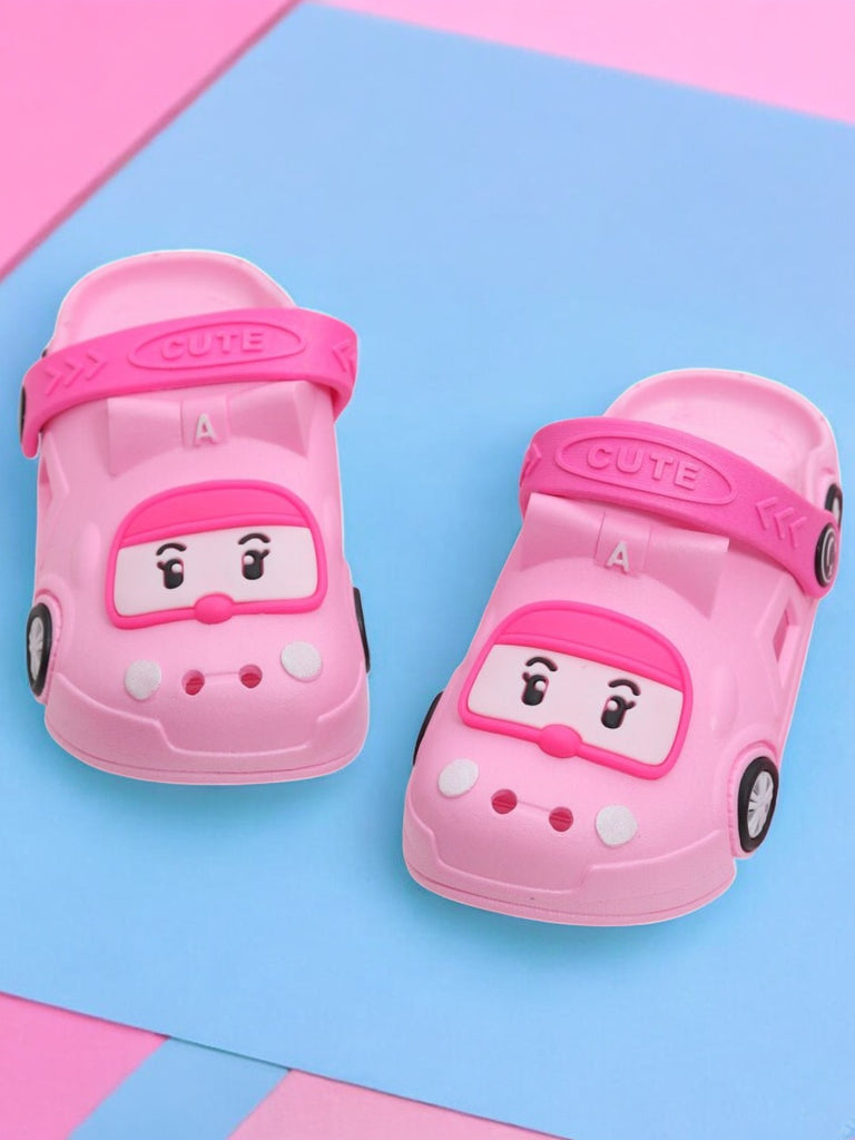 Cute pink kids' clogs with a fun car design and 'CUTE' strap for the little racer in your life..