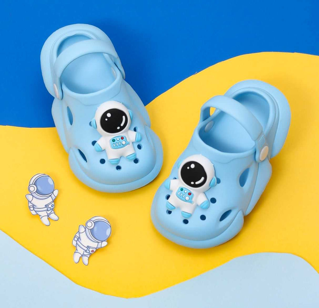 Blue astronaut motif clogs for toddlers