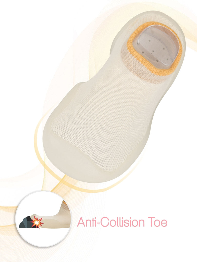 Protective detail of the anti-collision toe on Yellow Bee's Cream Solid Shoe Socks