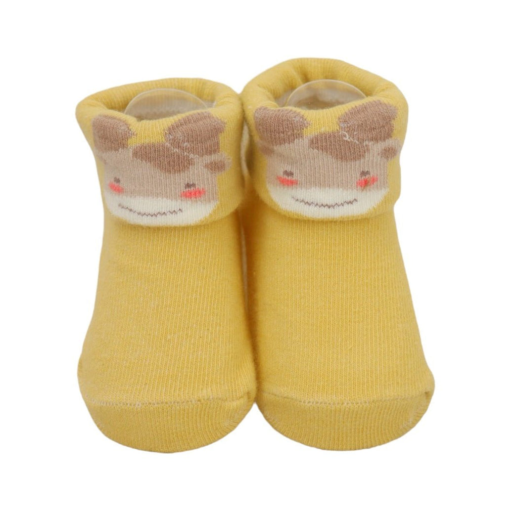 Cheerful baby boy socks featuring a cute giraffe face, perfect for everyday fun