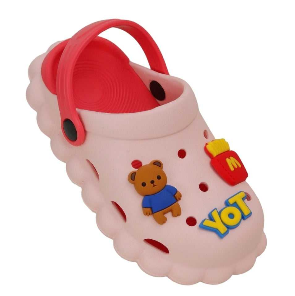 Lateral view of the white clogs for toddlers with a toy bear motif, highlighting the breathable design