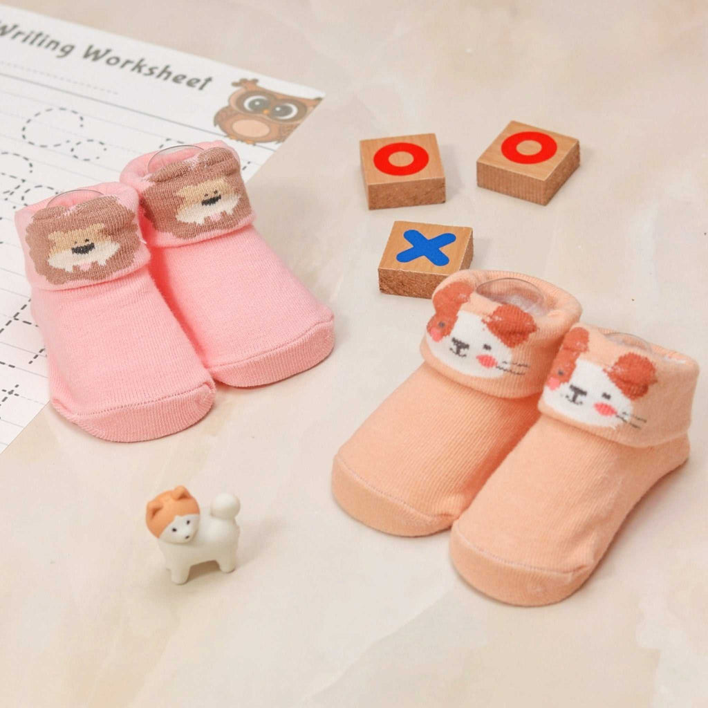 Safari-themed socks set for baby girls 