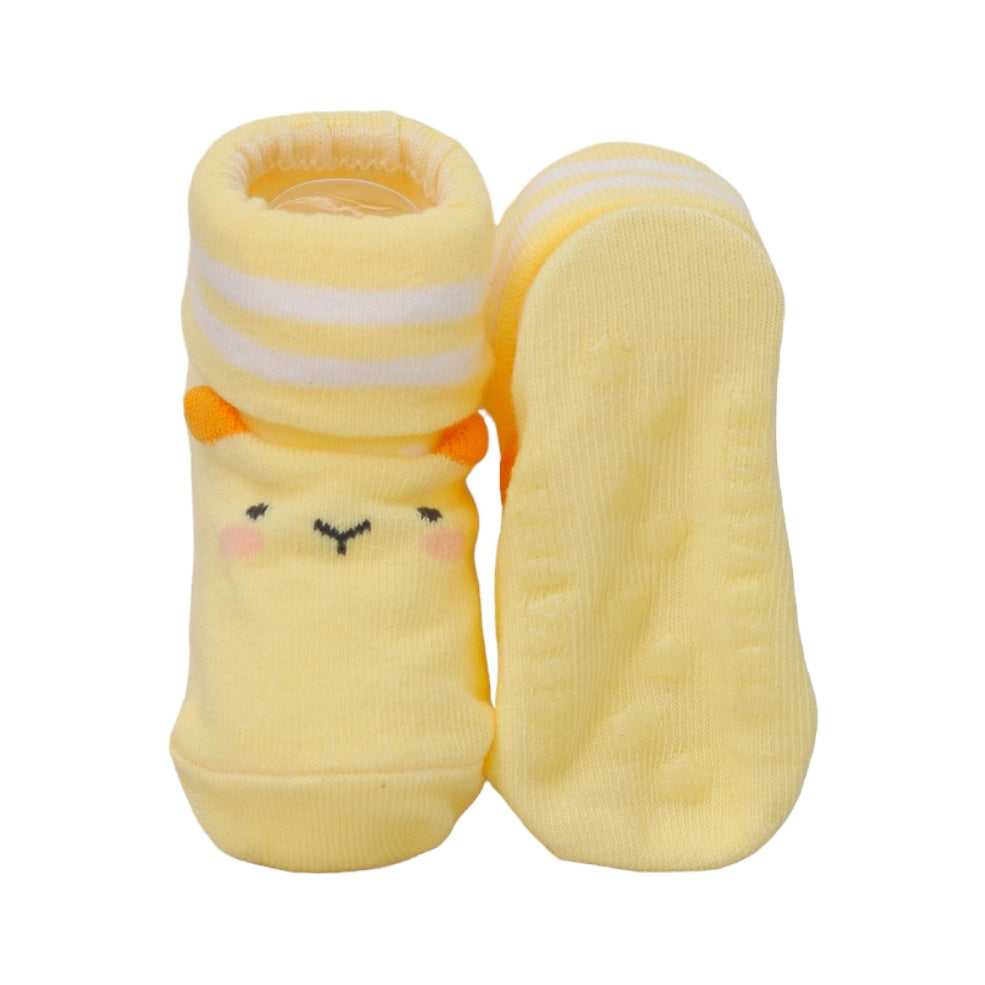 Anti-slip baby socks with a yellow star pattern on sole