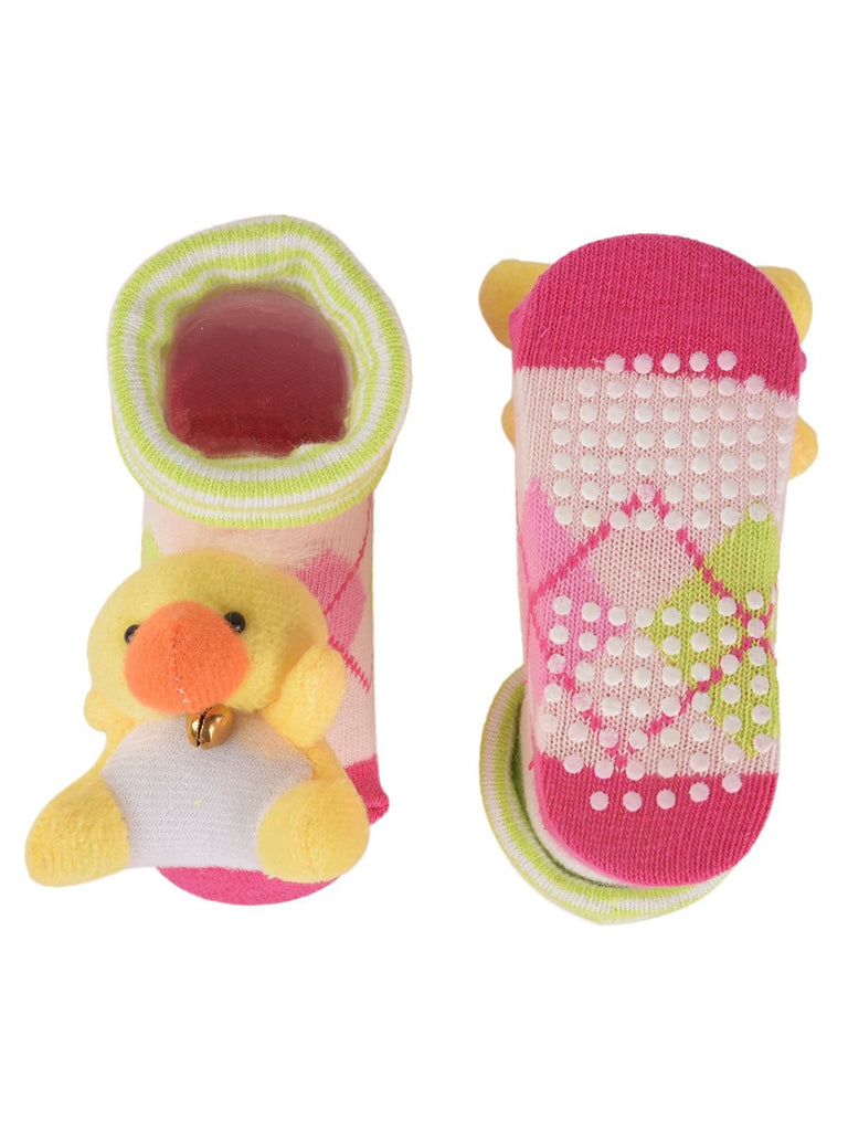 Infographic showing stuffed toy, cuff design, and breathable material of duck toy socks.