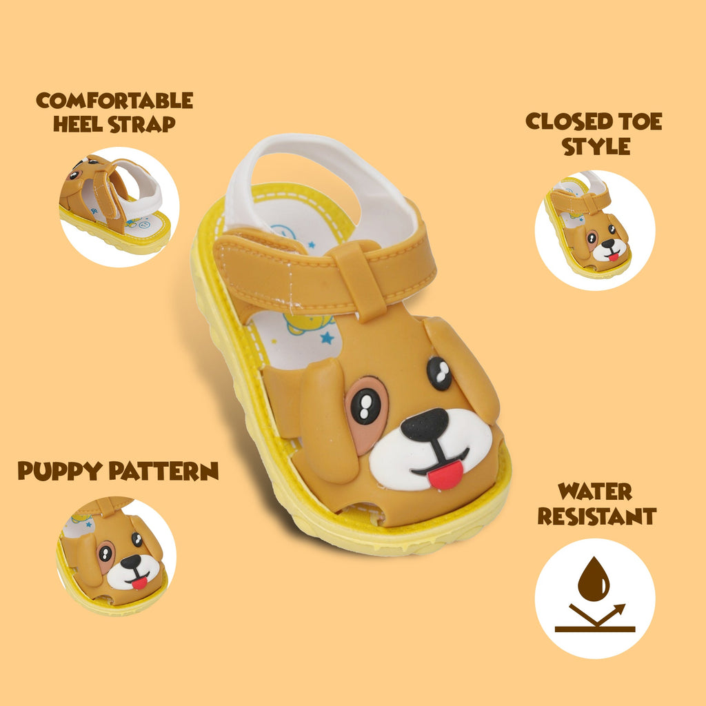 Infographic showcasing the comfortable heel strap and closed-toe style of the brown puppy toddler sandals