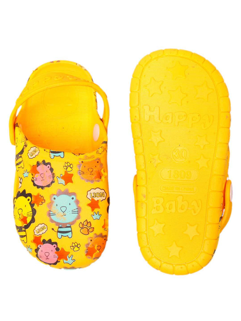 Kids' Yellow Clogs with a Fun Safari Animal Print and Comfortable, Secure Fit for Playful Adventures-bk