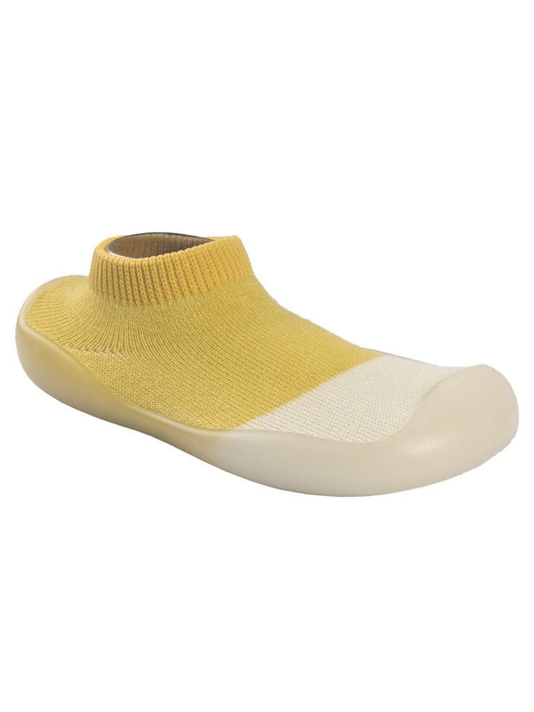 Solo Yellow Solid Shoe Sock by Yellow Bee showing off its unique flexible design