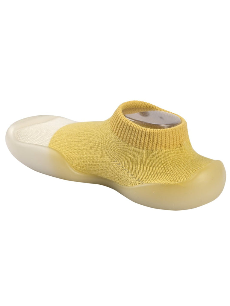 Side view of Yellow Bee's Yellow Solid Shoe Socks with anti-collision toe protection