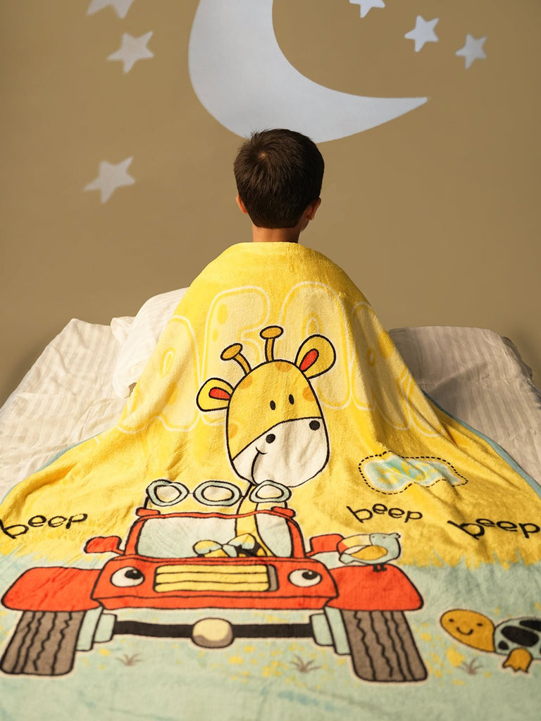 Cozy Yellow Children's Blanket with Giraffe and Car Design